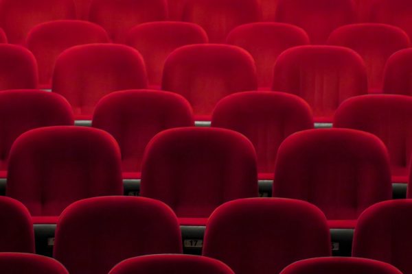 Драматичен театър – Монтана „гостува” в домовете ни с два онлайн спектакъла