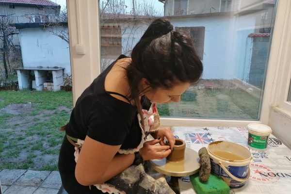 Призни видео: Работилницата на Светлана за керамика и щастие