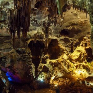 Леденика – една приказна пещера близо до Враца (видео)