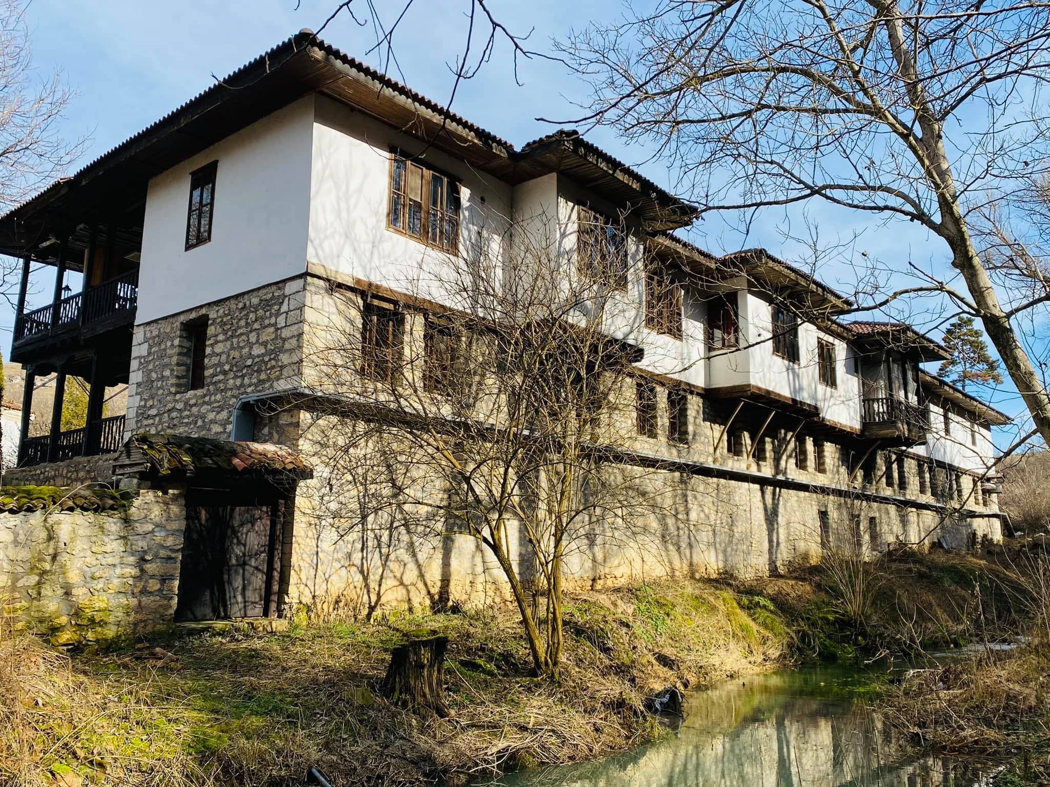 Градешкият манастир край Враца отново приема поклонници