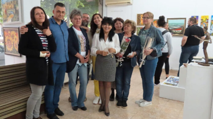В Монтана откриха изложба на учители по изобразително изкуство