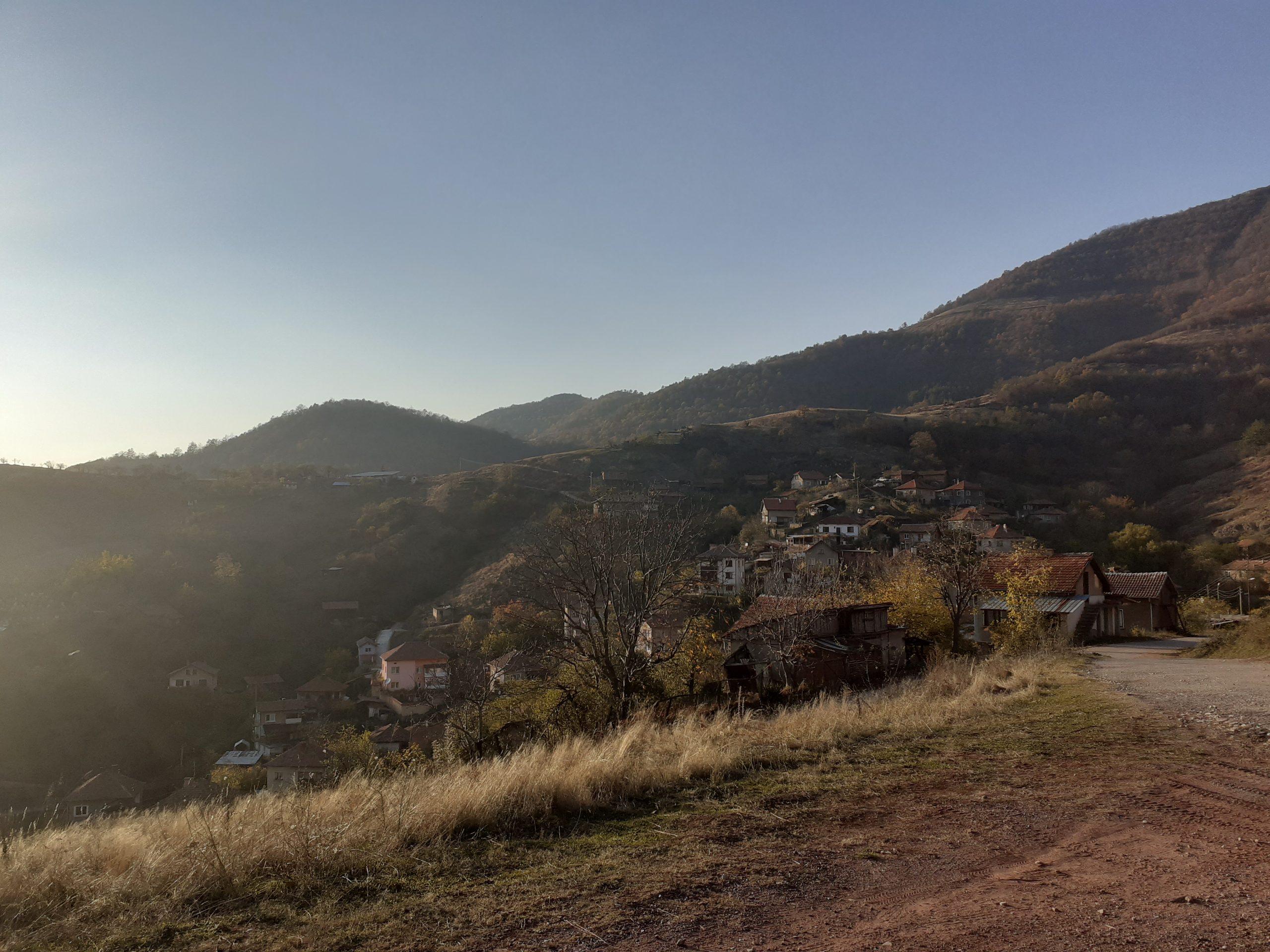 Очин дол – лека разходка до най-високото село във Врачанския Балкан