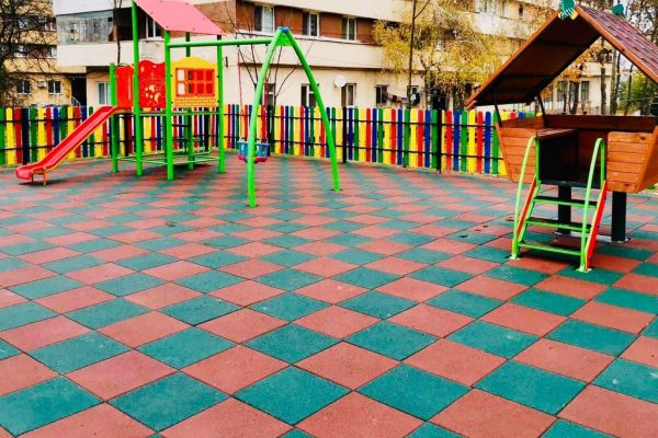 Откриха нова детска площадка във Враца