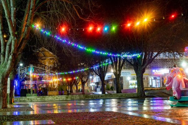 Магията на коледния дух завладя Мездра