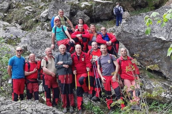 Врачанските спасители благодариха за събраните пари за открадната им екипировка