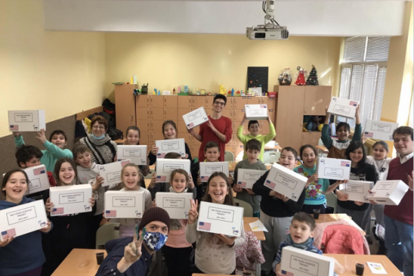 Деца от Монтана се превъплътиха в млади учени