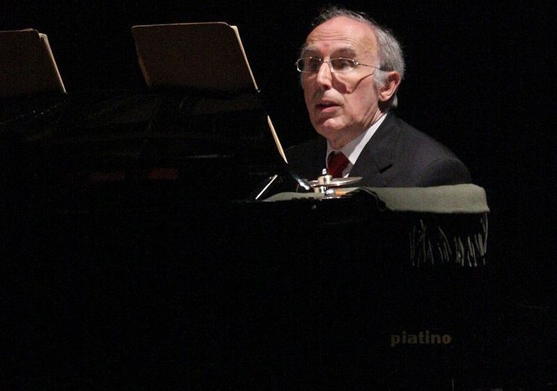 Симфониета – Враца и легендарния пианист Бруно Канино с концерт на 1-ви април