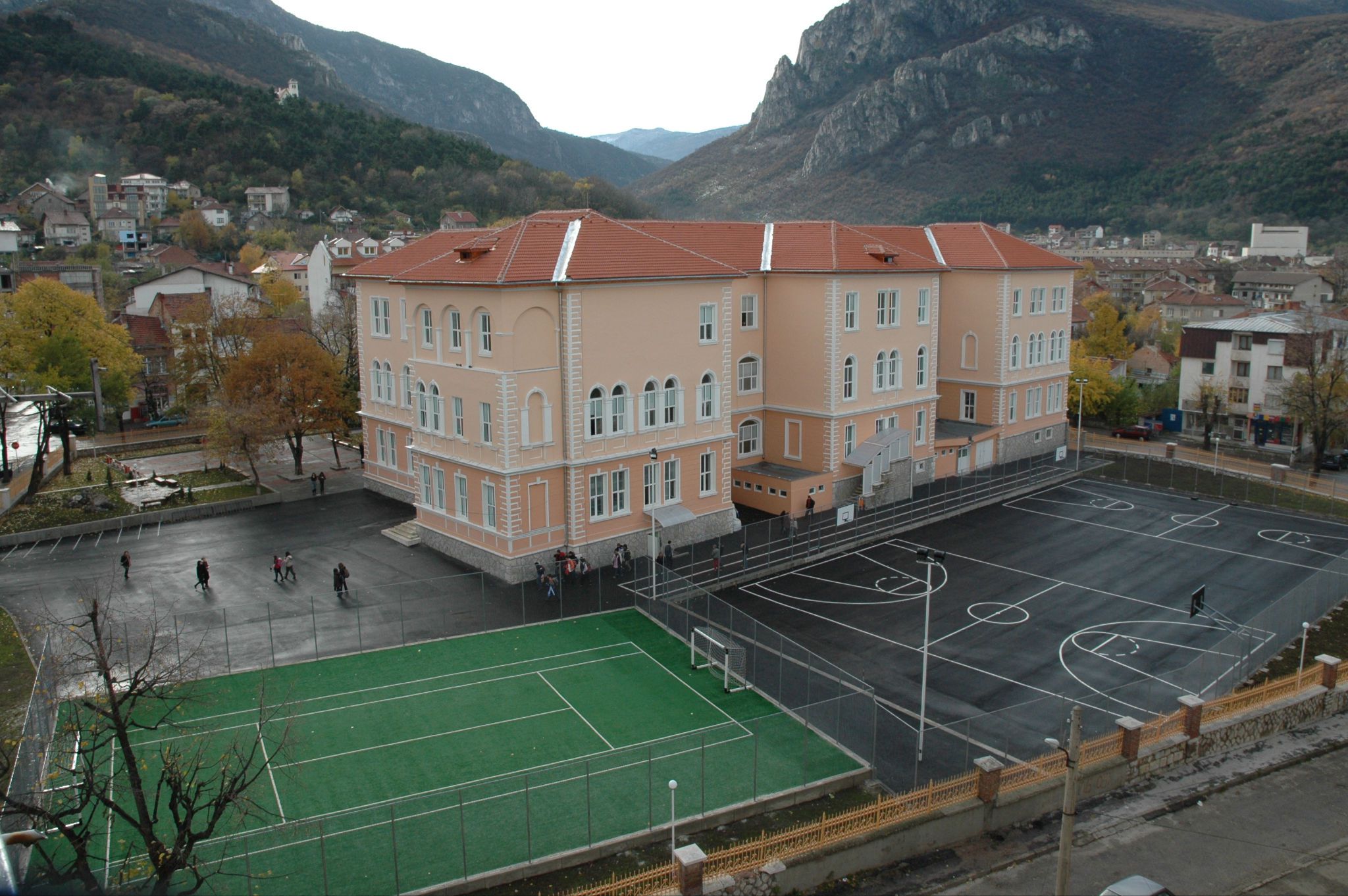 Голямо тържество ще се проведе в СУ „Христо Ботев” – Враца на 31-ви май