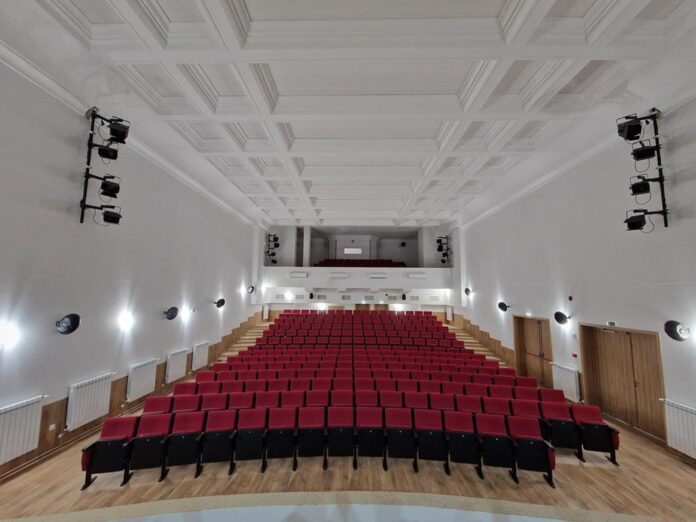 Откриват обновената зала на читалище „Разум” с концерт на Орлин Горанов